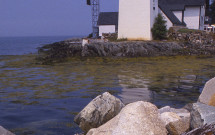 Grindle Point Lighthouse w. rocks